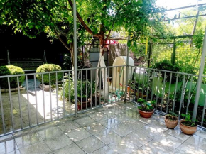 Private house with 2 bedrooms and nice yard